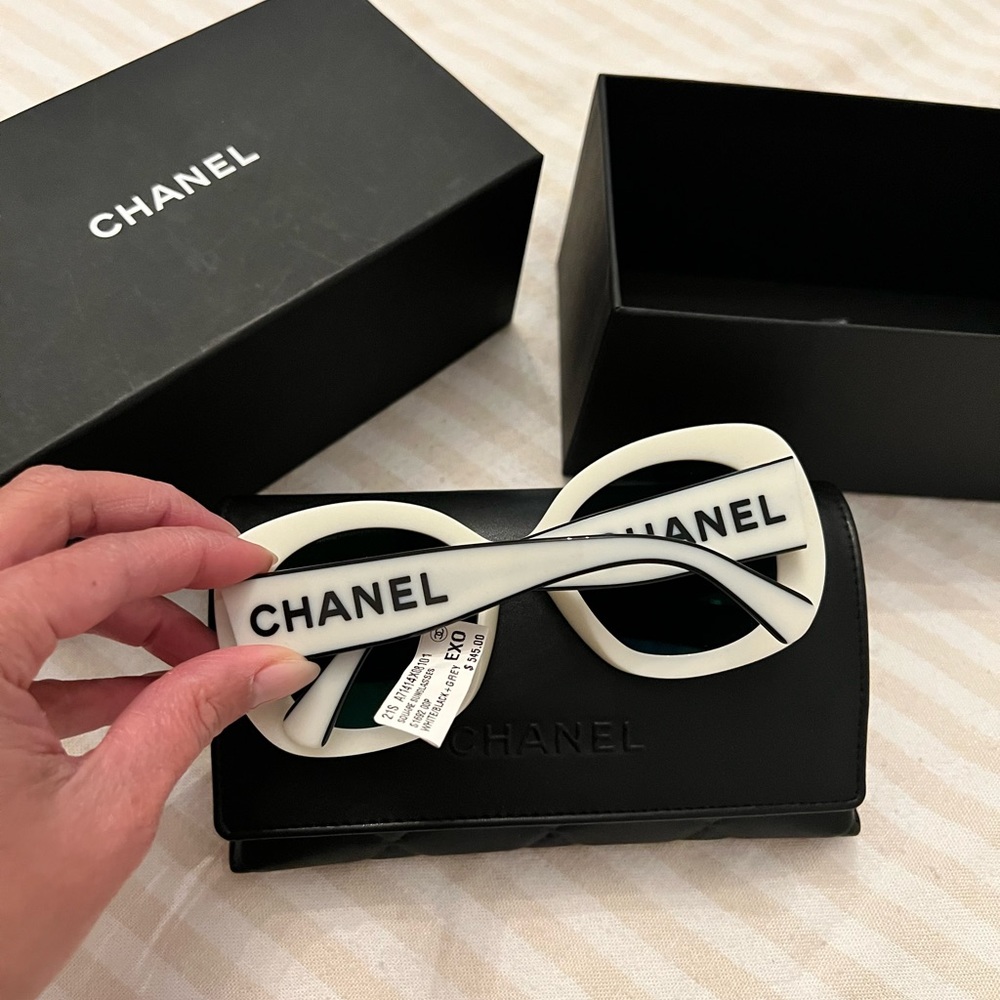 Authentic chanel sunglass